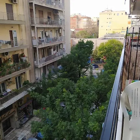 Cozy Three Bdrms At Five Filippou Str Apartment *