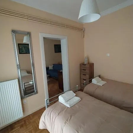 Apartment Cozy Three Bdrms At Five Filippou Str *