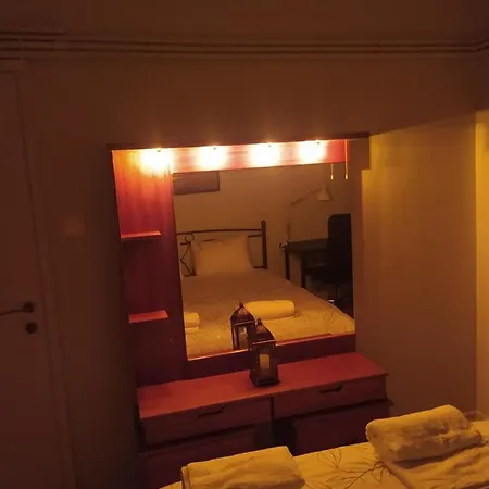 Apartamento Cozy Three Bdrms At Five Filippou Str