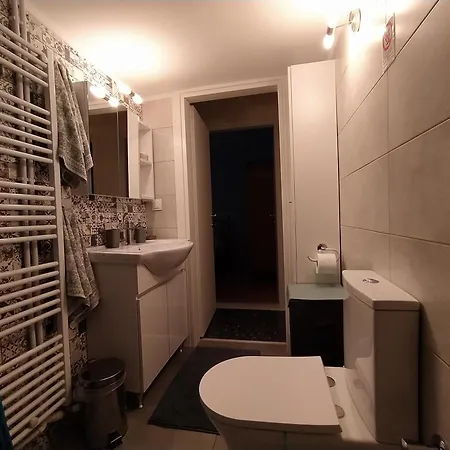 Appartement Cozy Three Bdrms At Five Filippou Str