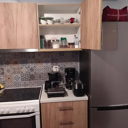 Апартаменты Cozy Three Bdrms At Five Filippou Str