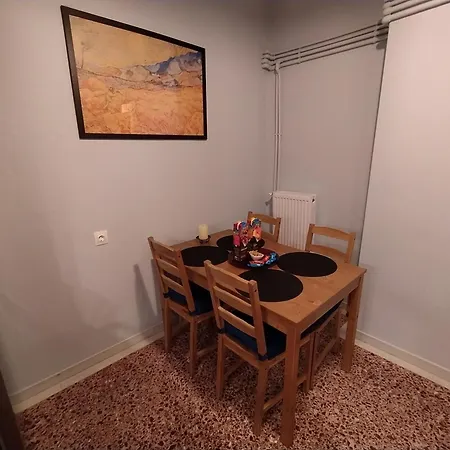 Cozy Three Bdrms At Five Filippou Str * Tesalónica