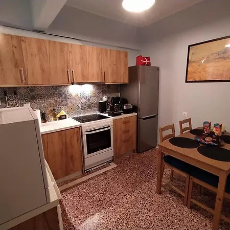 Cozy Three Bdrms At Five Filippou Str Апартаменты