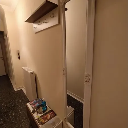 아파트 Cozy Three Bdrms At Five Filippou Str 테살로니키