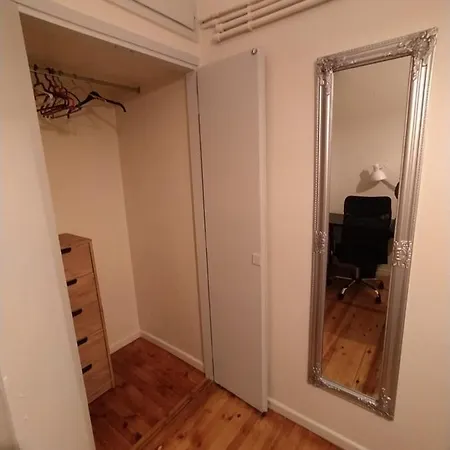 Cozy Three Bdrms At Five Filippou Str